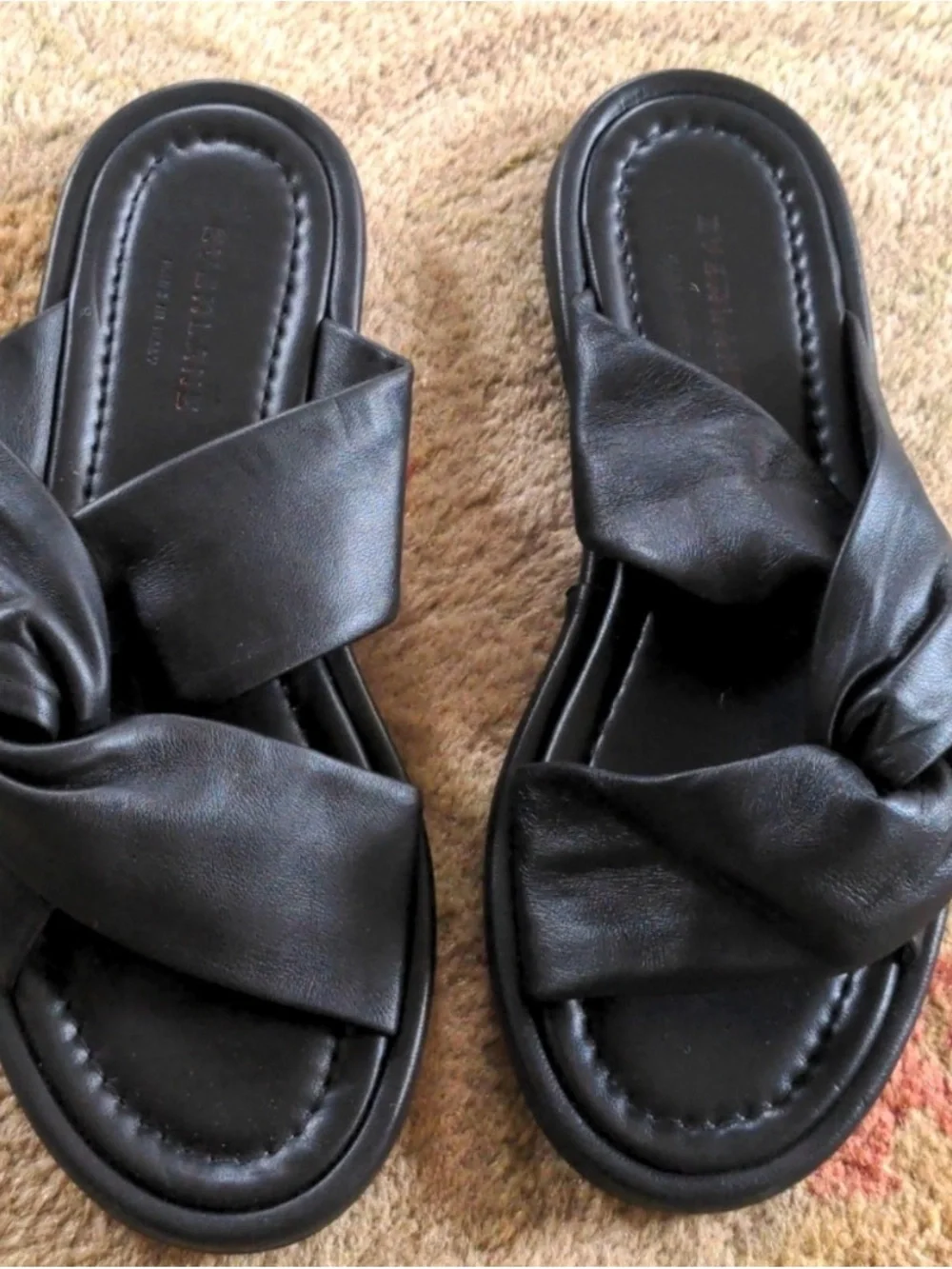 Everlane Black Twisted Leather Slide Sandals - Picture 3 of 5